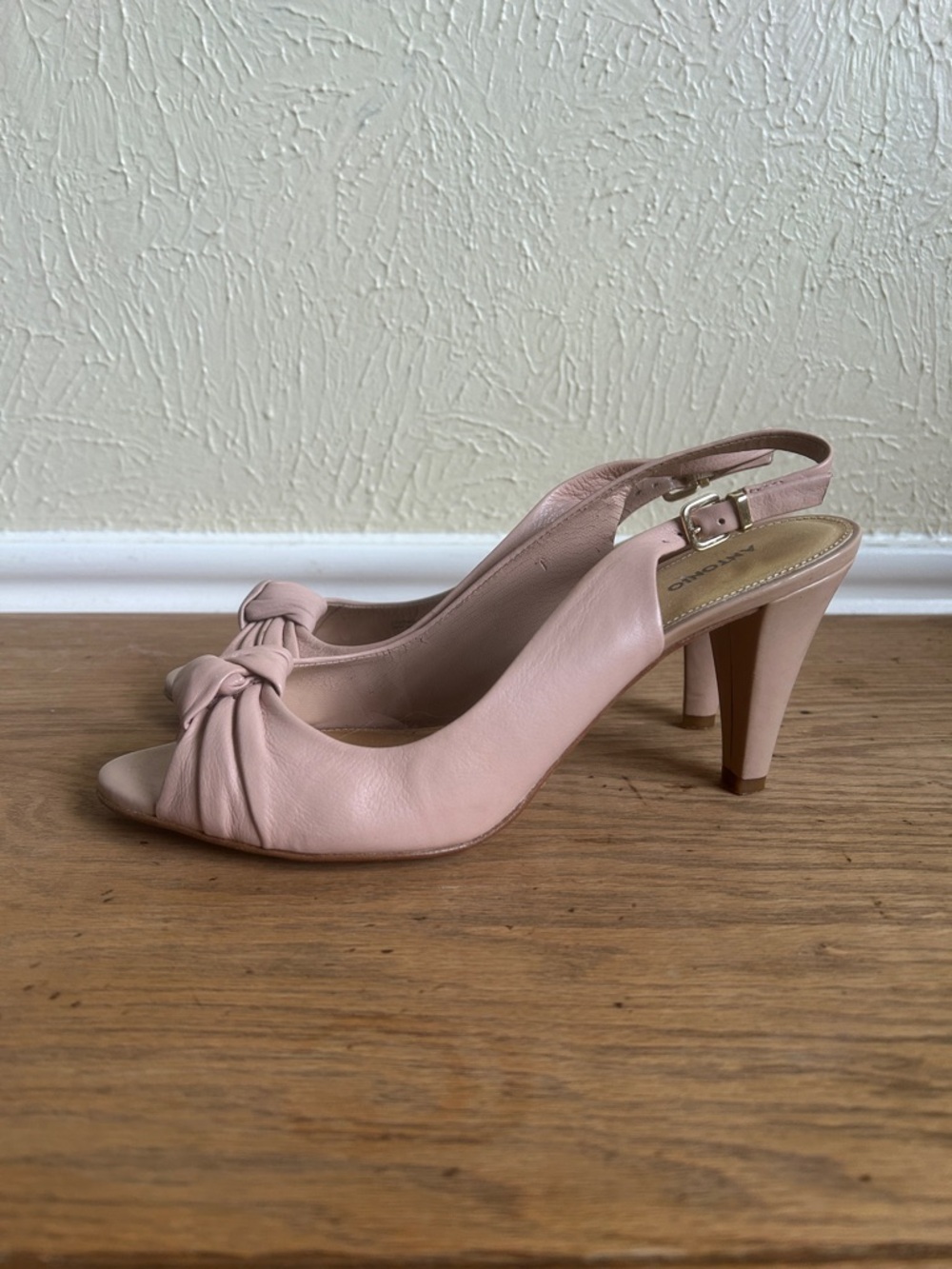 ANTONIO MELANI Blush Pink Slingback Peep-Toe Heels